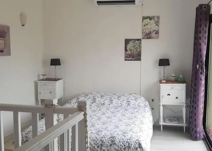Appartement de charme avec terrasse tropézienne / Rooftop