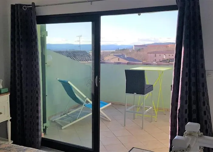 Appartement de charme avec terrasse tropézienne / Rooftop